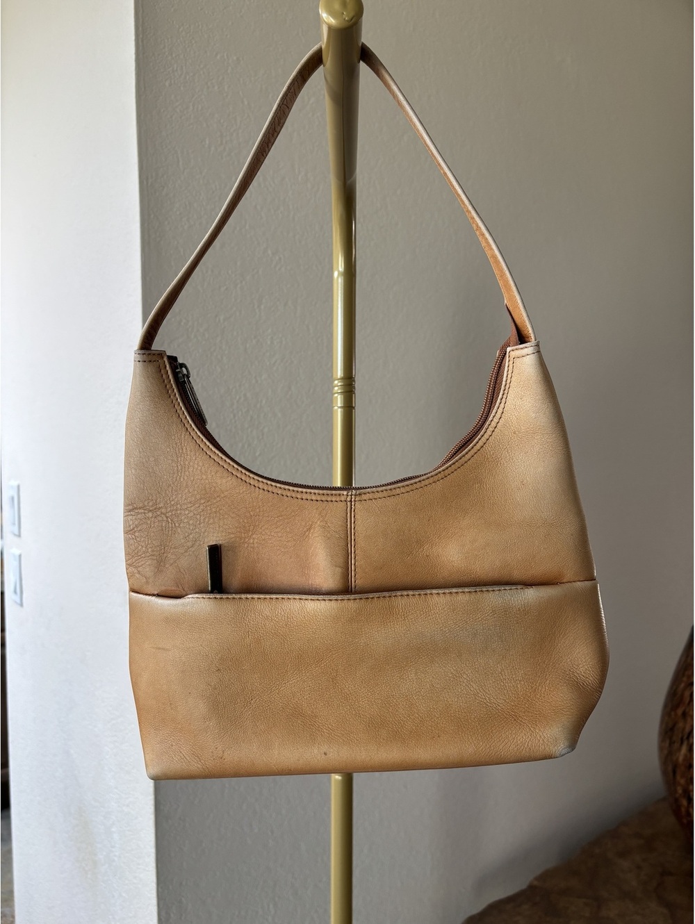 Le Donne Camel Leather Small Shoulder Bag Slim Profile